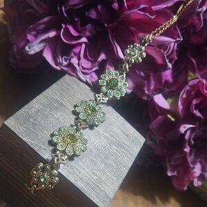 Vintage Peridot Green Stone Floral Necklace